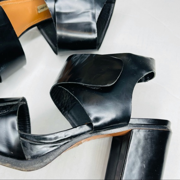 & OTHER STORIES black Velcro strap block heels - Picture 3 of 9